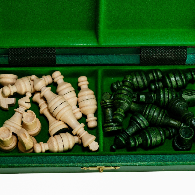 Magnetisches Mini-Schachspiel aus Holz (20 cm), Grün
